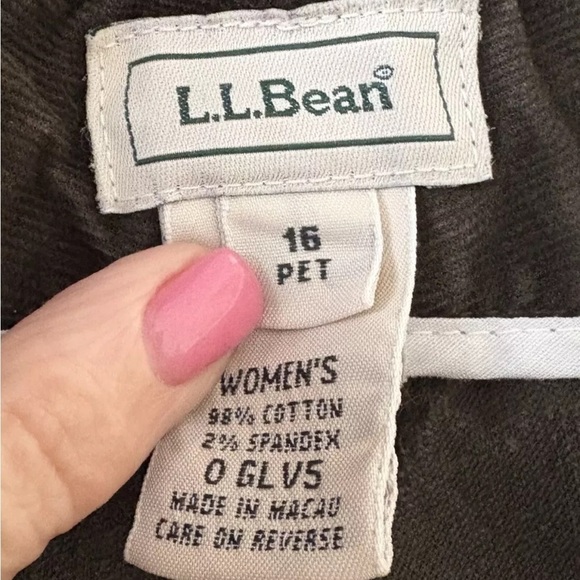 LL Bean Womens Green Wide Leg Corduroy Pants Size 16P (1617) - Picture 3 of 5